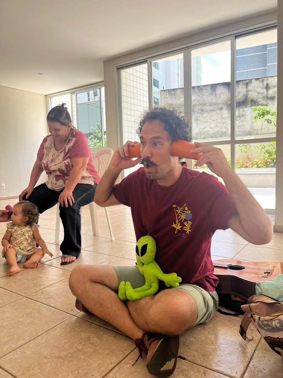 Aula de musicalização infantil com Tio Edu